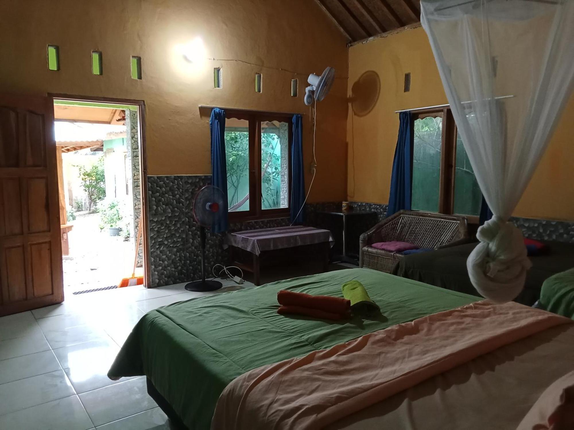 Pelangi Homestay Bungalow Gili Gede Sekotong Camera foto